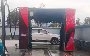 彩云之南，滇中腹地！云南玉溪中石化配置林頓龍門全自動洗車機(jī)