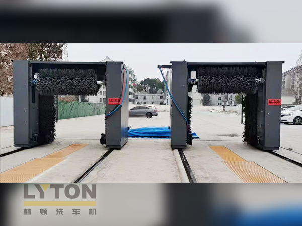 值此盛世華誕之際！林頓全自動(dòng)洗車(chē)機(jī)衷心祝愿?jìng)ゴ蟮淖鎳?guó)永遠(yuǎn)繁榮昌盛！