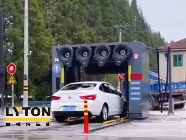 蕭山西湖石油選配林頓龍門往復式全自動洗車機，防銹蝕耐腐，經(jīng)久耐用
